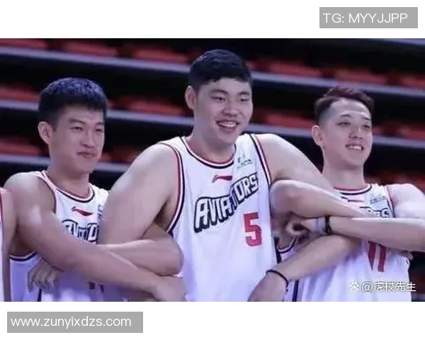 深圳篮球队的整体压制战术解析与深度剖析 深圳篮球队的整体压制战术解析与深度剖析